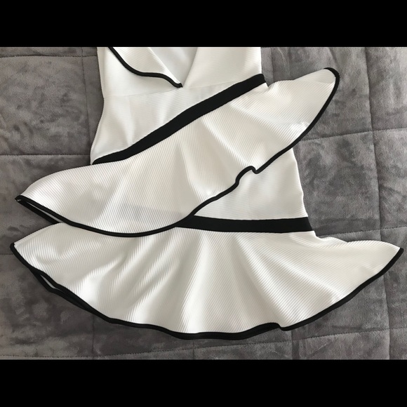 LAST CHANCE! ASOS Mono Tipped Ruffle Mini Dress Size 4 - Picture 7 of 8